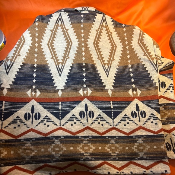 Over Sized Jacket. Buttons. Large Pockets. Aztec. Yellowstone. Dutton Ranch. - Picture 10 of 17